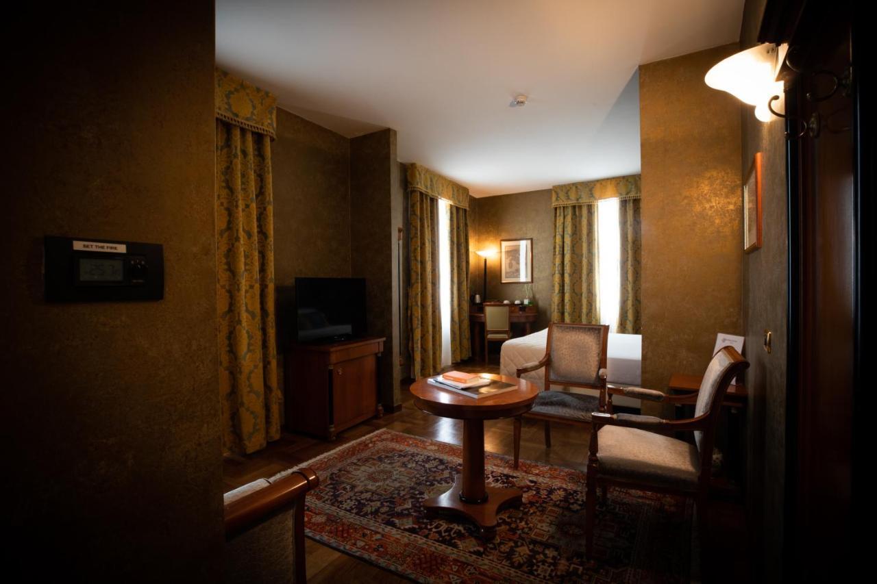 Hotel Palazzo Lovera Cuneo Dış mekan fotoğraf